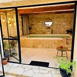 L'uzetienne- Large With Pond And Patio! * Pouzilhac