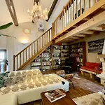 L'uzetienne- Large With Pond And Patio! *