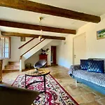 L'uzetienne- Large With Pond And Patio! *