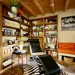 L'uzetienne- Large With Pond And Patio! 別荘 *