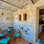 L'uzetienne- Large With Pond And Patio! Pouzilhac