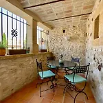 L'uzetienne- Large With Pond And Patio! 別荘