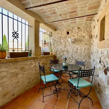 L'uzetienne- Large With Pond And Patio! *