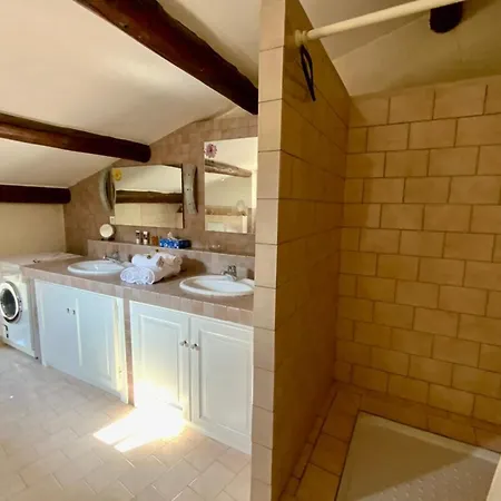 L'uzetienne- Large With Pond And Patio! * Pouzilhac