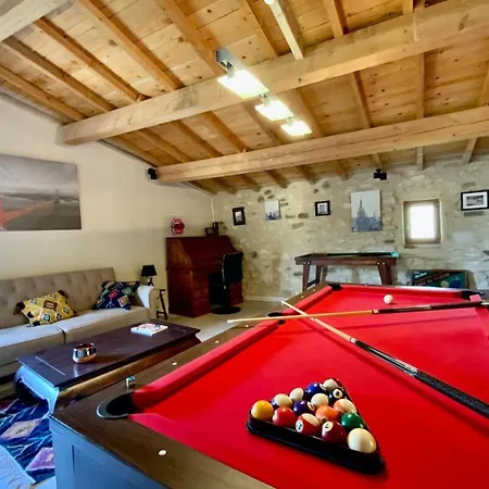 L'uzetienne- Large With Pond And Patio! Pouzilhac