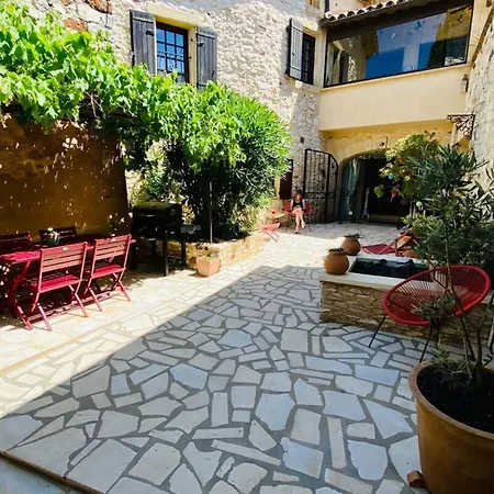 L'uzetienne- Large With Pond And Patio! 別荘 Pouzilhac