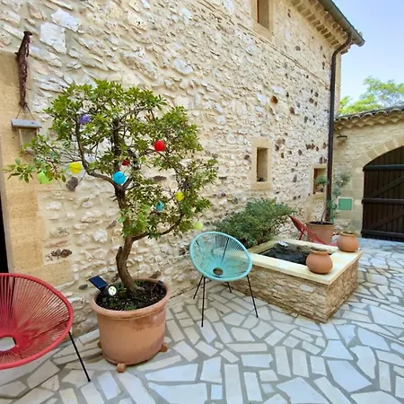 L'uzetienne- Large With Pond And Patio! Pouzilhac