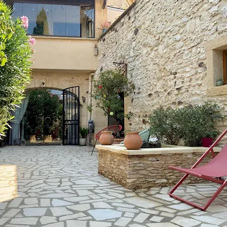 L'uzetienne- Large With Pond And Patio! * Pouzilhac