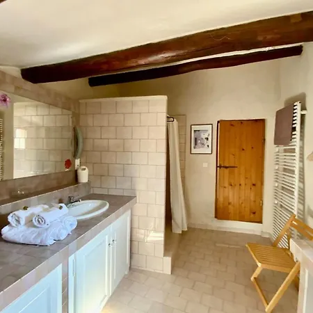 L'uzetienne- Large With Pond And Patio! 別荘 *