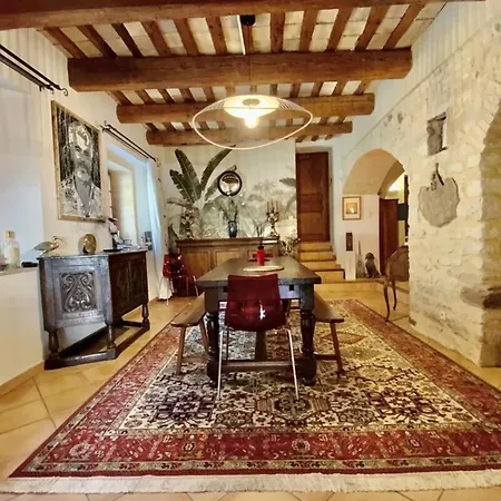 L'uzetienne- Large With Pond And Patio! Pouzilhac