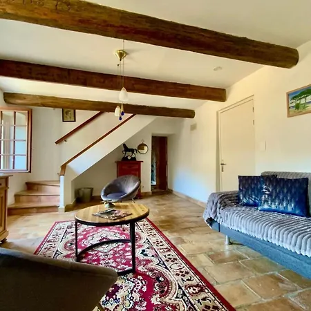 L'uzetienne- Large With Pond And Patio! *