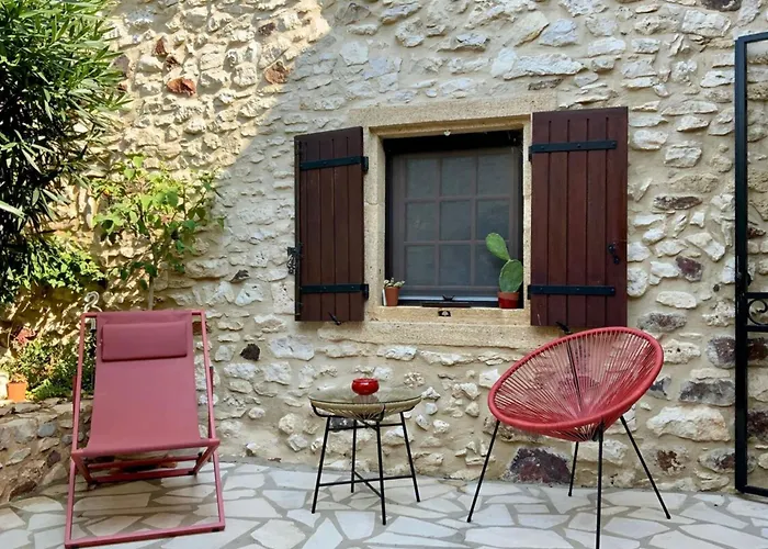 بيت للعطل L'uzetienne- Large With Pond And Patio!