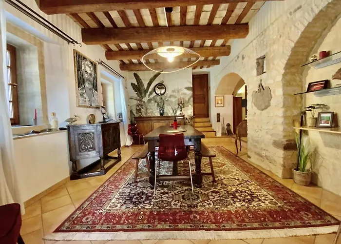 بيت للعطل L'uzetienne- Large With Pond And Patio!
