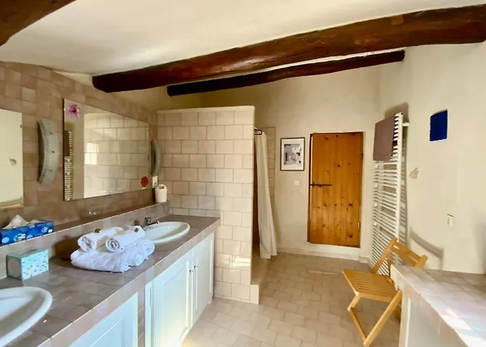 L'uzetienne- Large With Pond And Patio! بيت للعطل *