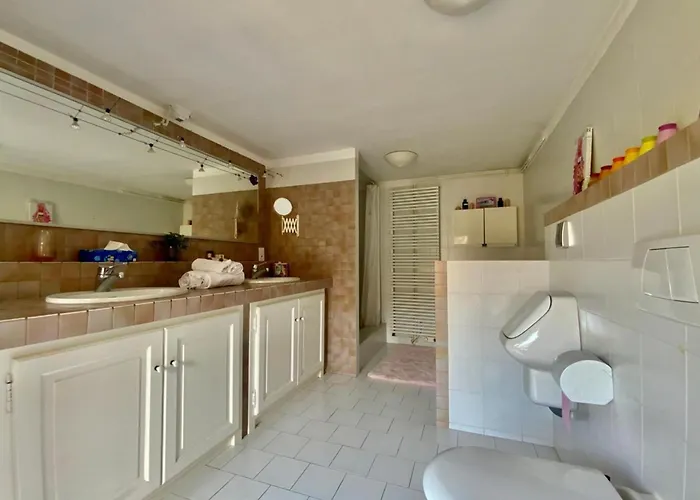 بيت للعطل L'uzetienne- Large With Pond And Patio! *