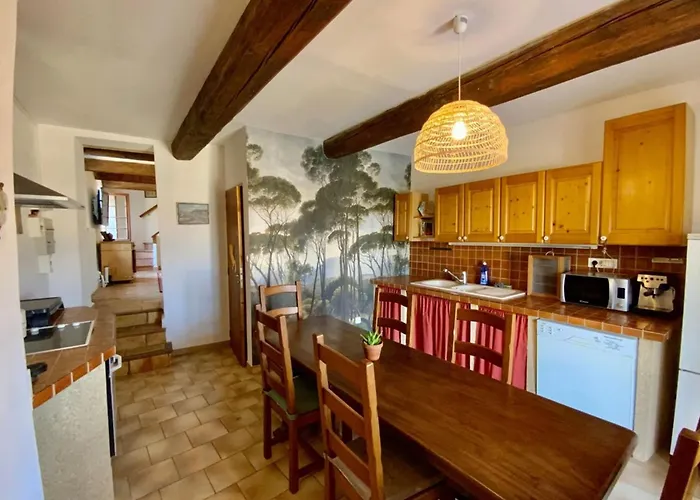 L'uzetienne- Large With Pond And Patio! بيت للعطل *