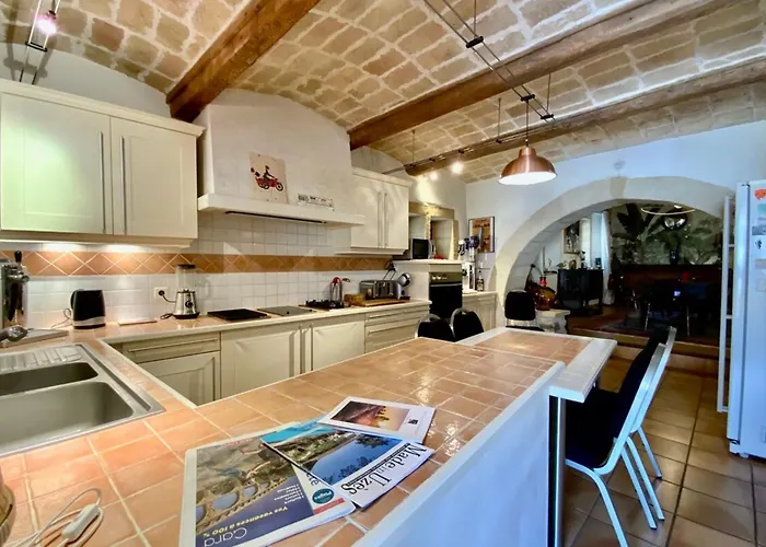بيت للعطل L'uzetienne- Large With Pond And Patio! Pouzilhac
