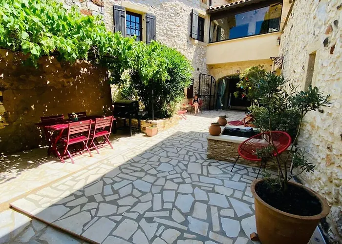 L'uzetienne- Large With Pond And Patio! بيت للعطل Pouzilhac