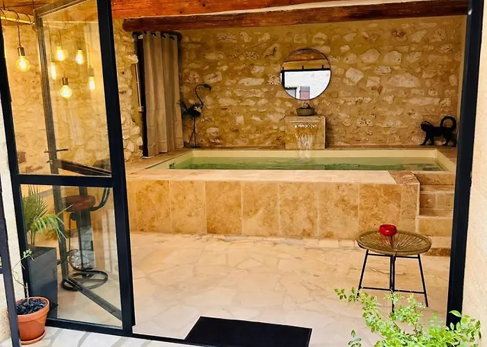 بيت للعطل L'uzetienne- Large With Pond And Patio! Pouzilhac
